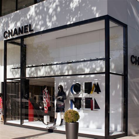 chanel corporate jobs.